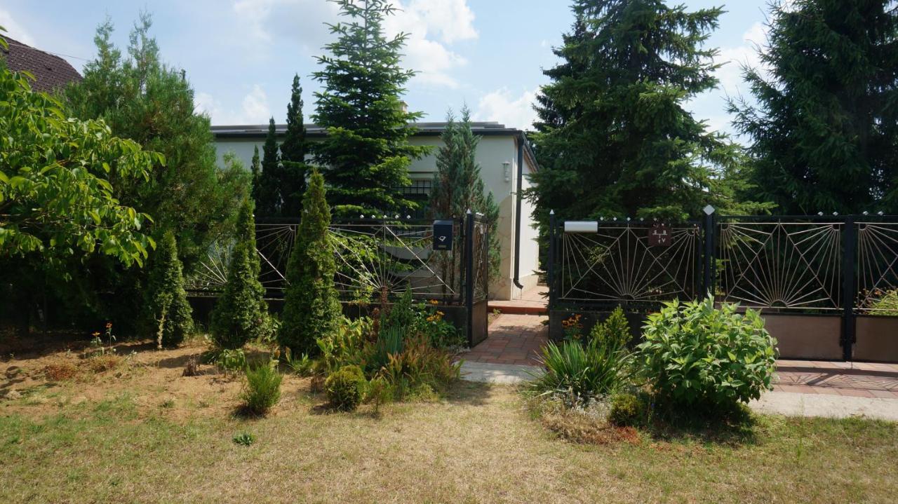 Sunny Apartman Nyiregyhaza Bagian luar foto